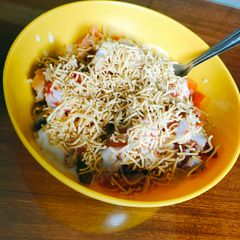A picture of Samosa Chaat.