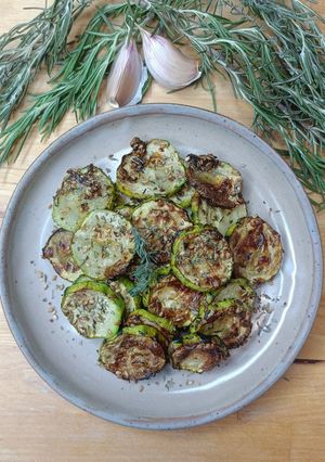 Une photo de 🌿Courgettes Grillées au Zaatar