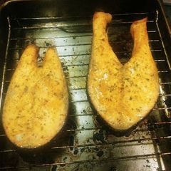 A picture of Lemon ol' bay salmon steak.