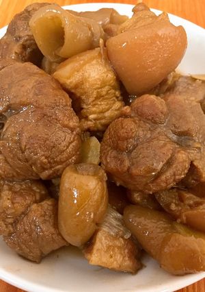 Hình của món Thịt kho nồi cơm điện.
