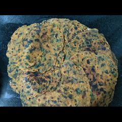 A picture of Thepla.