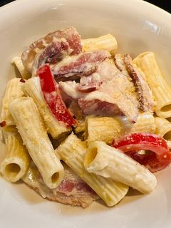 A picture of Creamy Rigatoni with Bacon 🥓.