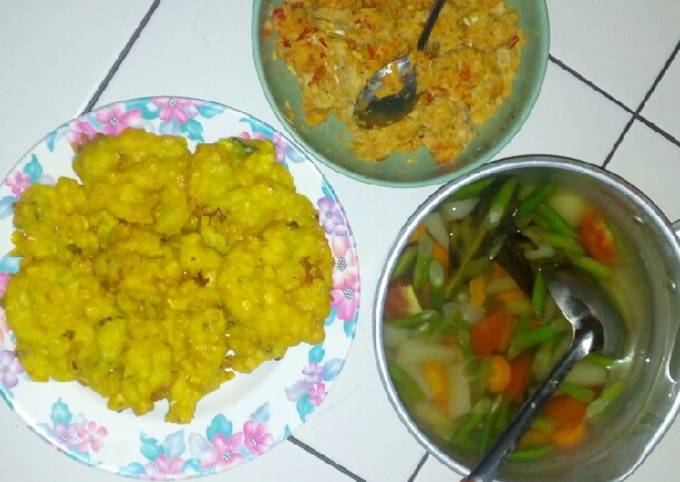 Sayur asem buncis, tempe kukus sambal kelapa, bakwan jagung