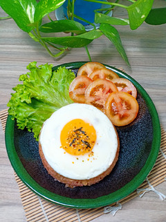 Hình của món Cơm chiên và trứng ốp la.