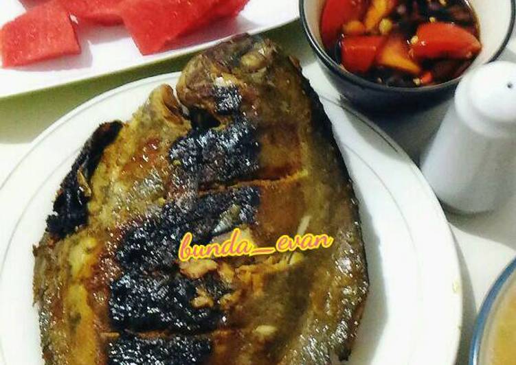 Ikan Bawal Bakar