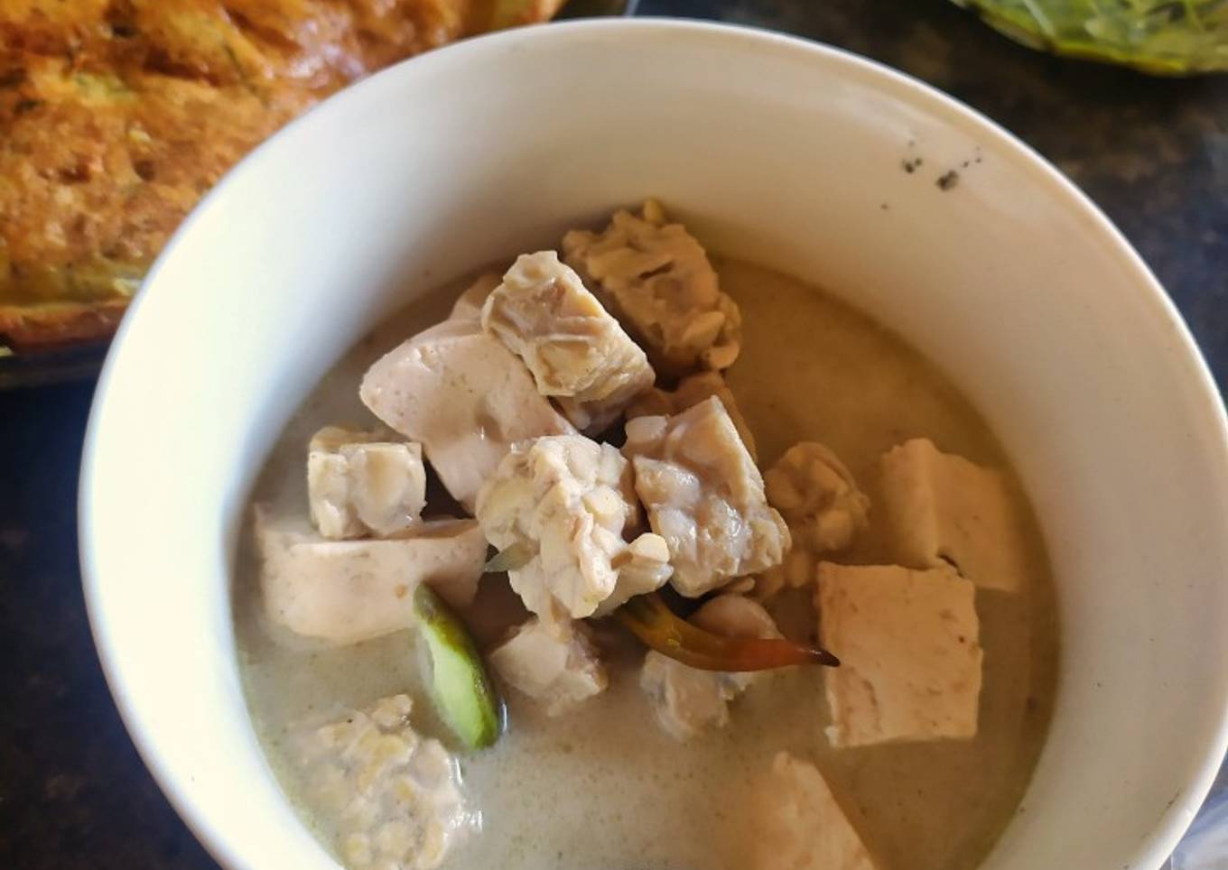 Tahu tempe kuah santan