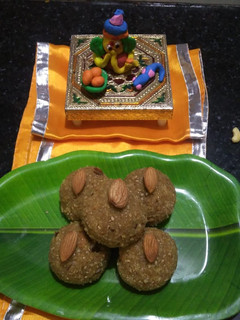 ચુરમા ના લાડુ (Churma Ladoo Recipe In Gujarati) રેસીપી મુખ્ય ફોટો