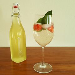 A picture of Elderflower Syrup.