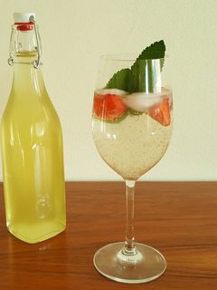 A picture of Elderflower Syrup.