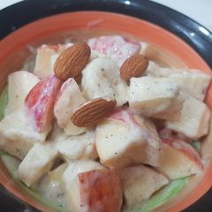 A picture of Apple banana cream chaat.