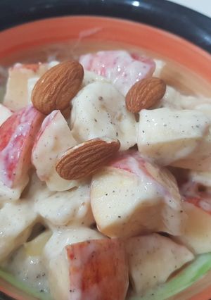 A picture of Apple banana cream chaat.