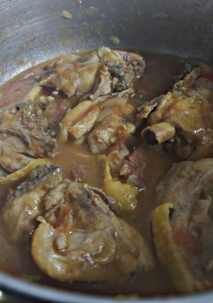 Una foto de Pollo al chilindrón 🍗