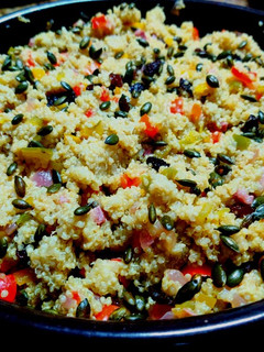 Una foto de Ensalada templada de quinoa, pimiento y jamón