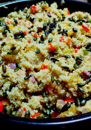 Una foto de Ensalada templada de quinoa, pimiento y jamón