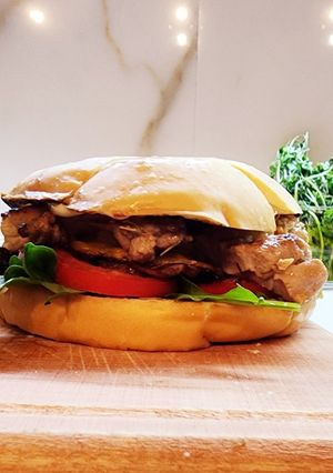 Una foto de Sándwich de pollo