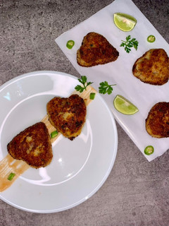 ஹார்ட் ஷேப் சிக்கன் கட்லெட் (Chicken cutlet recipe in tamil) செய்முறை முக்கிய புகைப்படம்