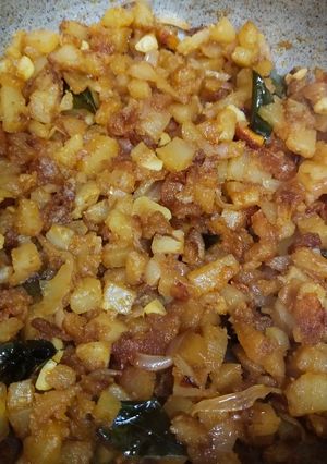 உருளைக்கிழங்கு பொரியல்(potato fry recipe in tamil) செய்முறை முக்கிய புகைப்படம்