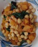 Estofado rápido de garbanzos, calabacín y espinaca