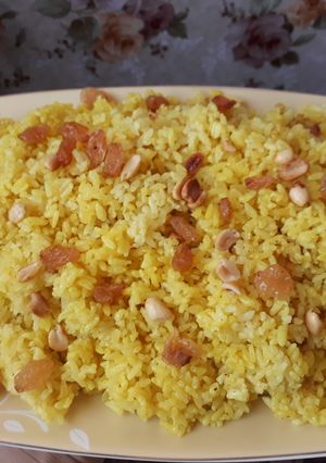 صورة لوصفة ارز اصفر بالمكسرات