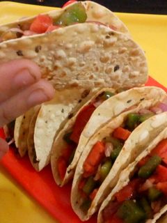 পাঁপড় ট্যাকো (papad taco recipe in bengali) রেসিপির প্রধান ছবি