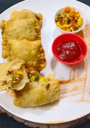 A picture of Pizza pockets.