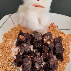A picture of Choco walnut brownie.
