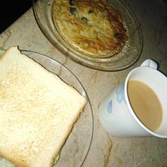 A picture of Anda toast aur chaey 😍.
