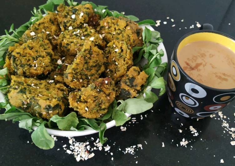 Simple Way to Make Perfect Oats Palak - Methi Muthia