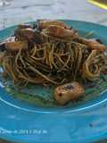 Capelini con chipirones y tinta