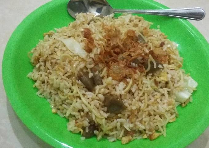 Anti Ribet, Bikin NasInmiGor (Nasi Indomie Goreng) Bakso Bumbu Sambal Terasi Enak