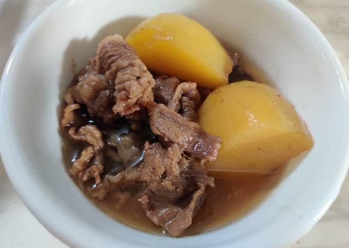 How to Prepare Quick Nikujaga (肉じゃが) Japanese Beef and Potato Stew