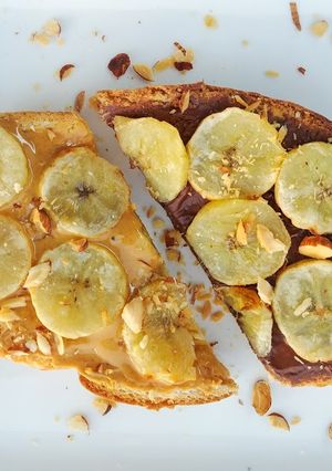 A picture of Banana Toasts.