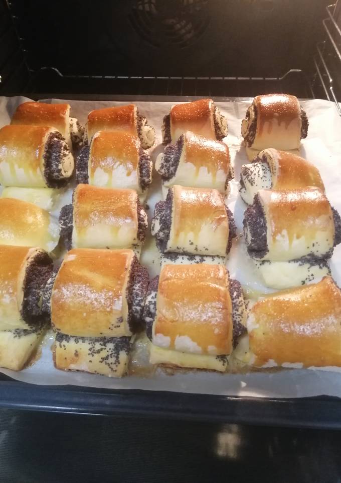 Макові булочки