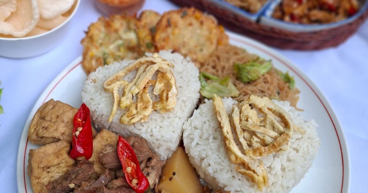 Nasi Uduk Komplit