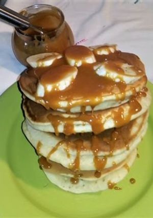 صورة لوصفة بان كيك بصوص الكراميل