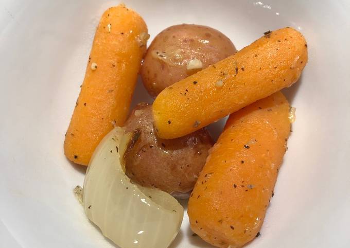 Roasted Potatoes 🥔 and Baby Carrots 🥕with Lemon 🍋