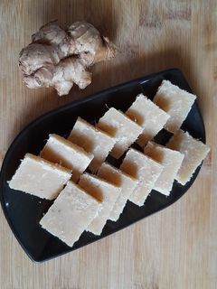 आलेपाक (aale pak recipe in marathi) रेसिपी चे मुख्य फोटो