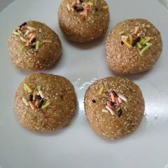 Leftover roti ke ladoo A picture of Leftover roti ke ladoo.