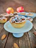 Tartellette con Crema Frangipane e Cubetti di Mele alla Cannella