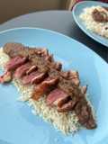 Magret de pato con salsa de cebolla y miel