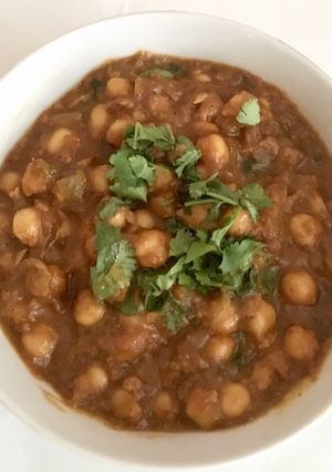 A picture of Spicy Chick peas gravy.