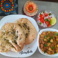 Kulcha Bread with Chole A picture of Kulcha Bread with Chole.