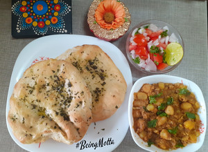 A picture of Kulcha Bread with Chole.