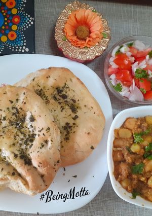 A picture of Kulcha Bread with Chole.