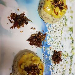 A picture of Paneer paan with sweet saffron sauce.