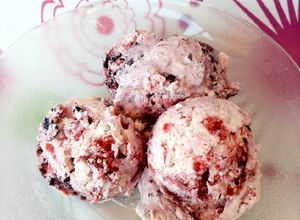 Una foto de Helado de mascarpone y frutos rojos 🍧