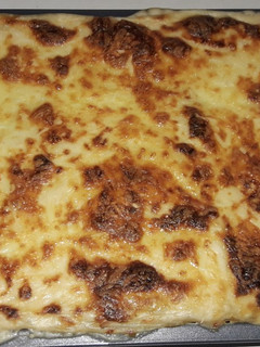 Una foto de Lasaña de atún y bacon