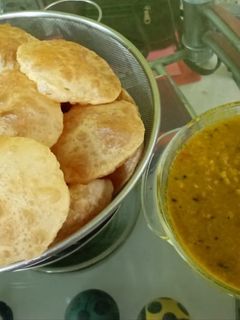 লুচি ও ছোলার ডাল(luchi o cholar dal recipe in Bengali) রেসিপির প্রধান ছবি