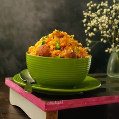 A picture of Schezwan Chicken fried rice (Restaurant style).