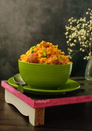 A picture of Schezwan Chicken fried rice (Restaurant style).